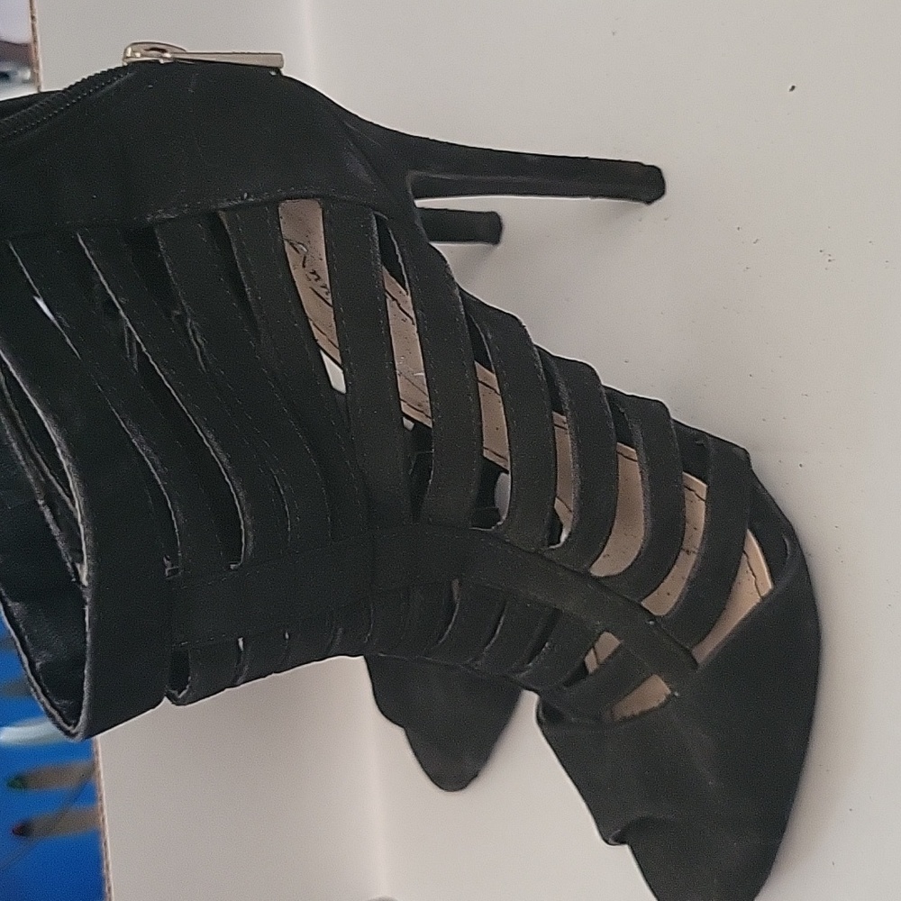 Shoes - Picture 2 of 3